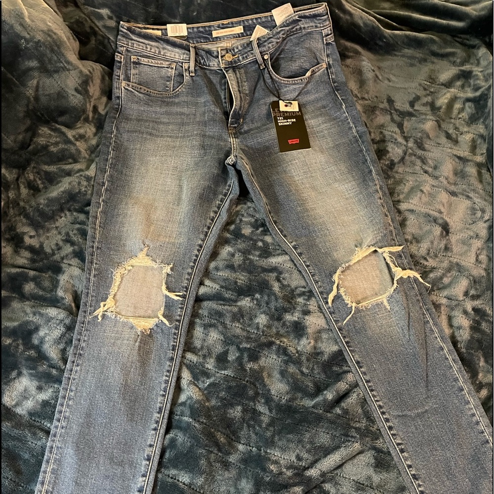 NWT Levi’s 721 high-rise skinny jeans!